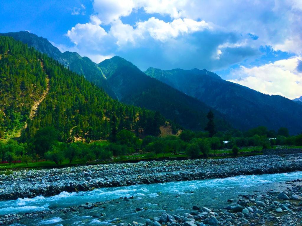 Chitral Inn Resort Luaran gambar